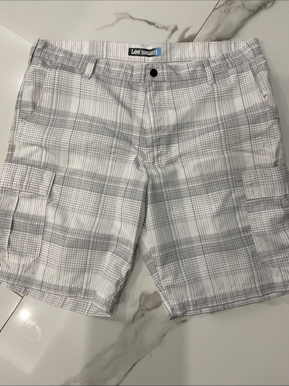 Lee Men's White and Gray Plaid Cargo Shorts